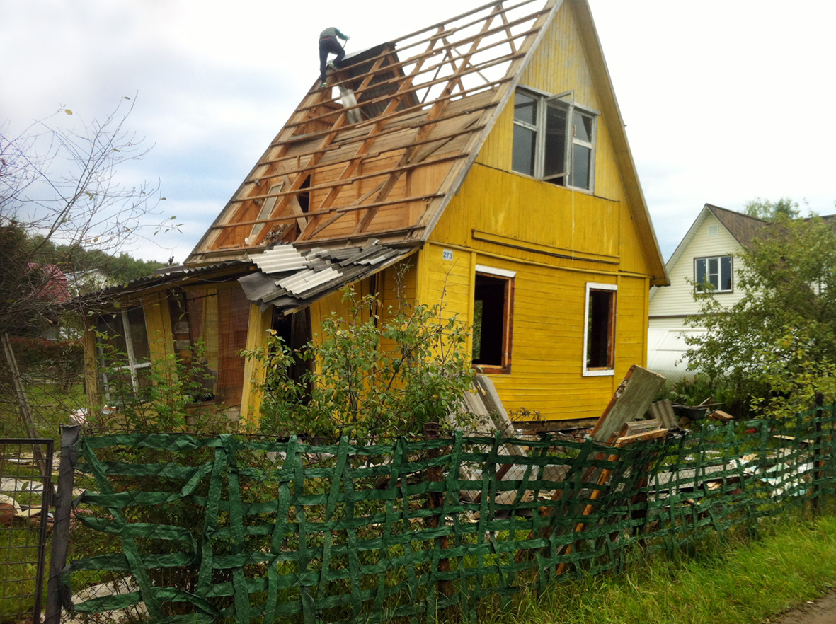 Демонтаж дома из бревна с вывозом